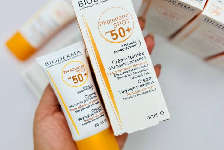کرم ضد آفتاب بیودرما اسپات بی رنگ BIODERMA
